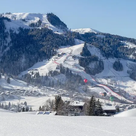 Molterer, Ski-in Ski-out & Sauna بيت للعطل