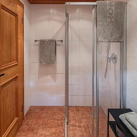 Molterer, Ski-in Ski-out & Sauna بيت للعطل *